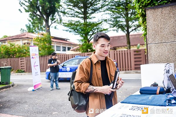比特币市场暗流涌动：小散逆袭还是巨鲸撤退？