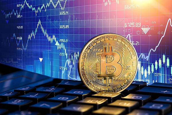 当比特币一夜暴跌8.7%，我们该恐慌还是抄底？